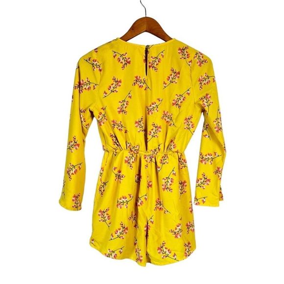 Gianni Bini Yellow Floral V-neck Tie Waist Romper With Bell Sleeves - Picture 2 of 8